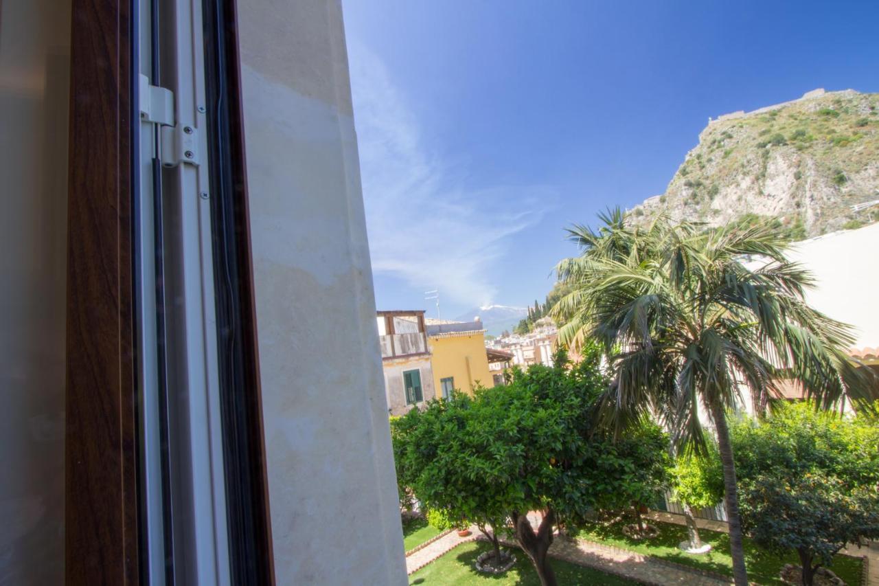 Villa Valverde Apartments E B&B ตาออร์มินา ภายนอก รูปภาพ