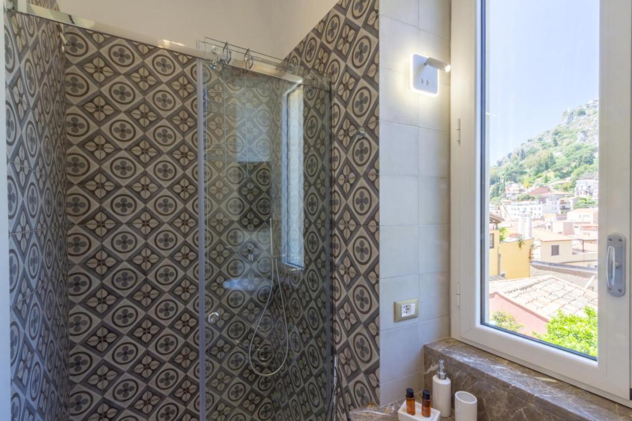 Villa Valverde Apartments E B&B ตาออร์มินา ภายนอก รูปภาพ