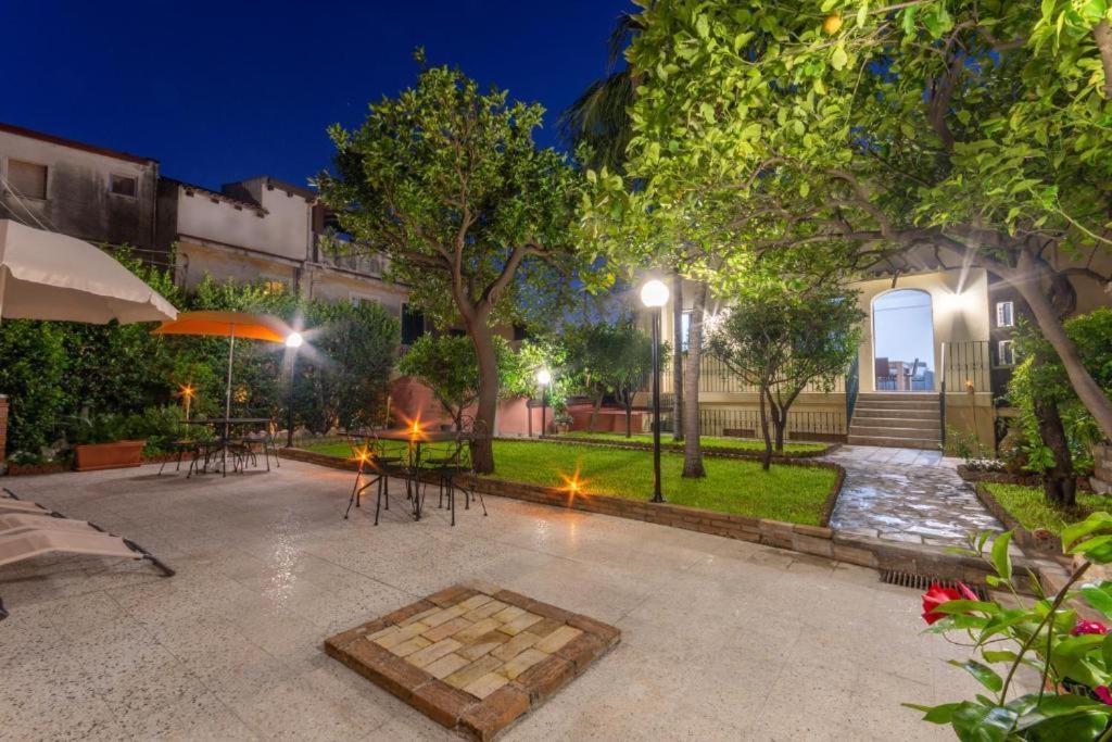 Villa Valverde Apartments E B&B ตาออร์มินา ภายนอก รูปภาพ